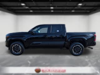 Toyota Tacoma 4WD TRD Sport Double Cab 5' Bed AT (Natl)