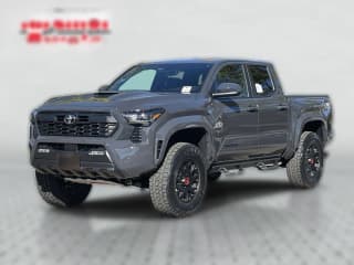 Toyota Tacoma 4WD TRD Sport Double Cab 5' Bed AT (Natl)