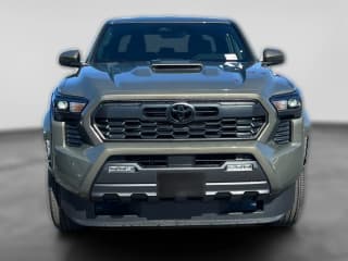 Toyota Tacoma 4WD TRD Sport Double Cab 5' Bed AT (Natl)