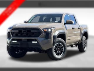 Toyota Tacoma 4WD TRD Off Road Double Cab 5' Bed AT (Natl)