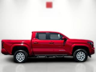 Toyota Tacoma 4WD SR5 Double Cab 6' Bed AT (Natl)