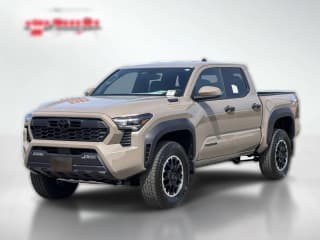 Toyota Tacoma 4WD TRD Off Road Hybrid Double Cab 5' Bed AT (Natl)