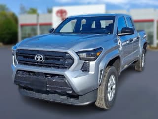 Toyota Tacoma 4WD SR Double Cab 5' Bed AT (Natl)