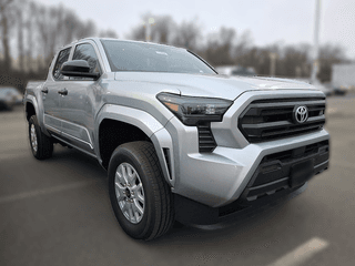 Toyota Tacoma 4WD SR Double Cab 5' Bed AT (GS)