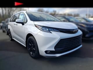 Toyota Sienna Woodland Edition AWD 7-Passenger (Natl)
