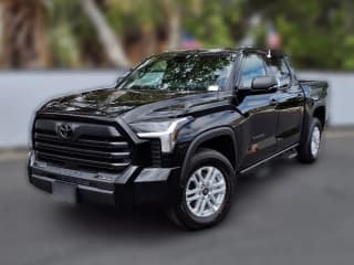 Toyota Tundra 4WD SR5 CrewMax 5.5' Bed (Natl)