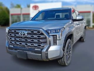 Toyota Tundra 4WD Platinum CrewMax 5.5' Bed (Natl)