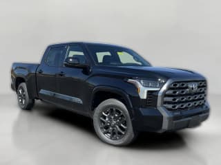 Toyota Tundra 4WD Platinum CrewMax 6.5' Bed (Natl)