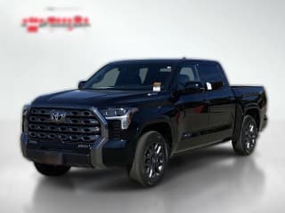 Toyota Tundra 4WD Platinum Hybrid CrewMax 5.5' Bed (Natl)