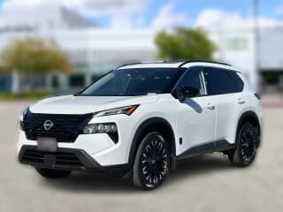 Nissan Rogue Dark Armor FWD