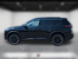Nissan Rogue Dark Armor AWD