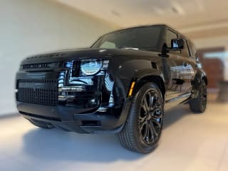 Land Rover Defender OCTA Black 110 P635