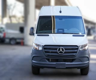 Mercedes-Benz Sprinter Crew Van High Roof 4-Cyl Diesel 2500 High Roof I4 Diesel 170" RWD