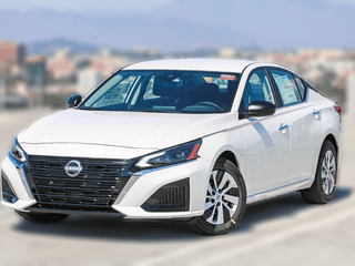 Nissan Altima S FWD Nissan Altima S FWD